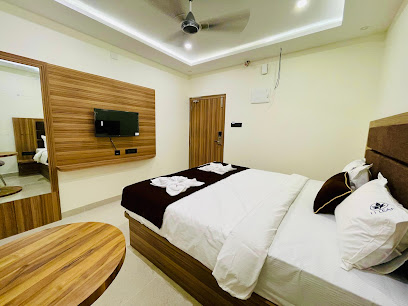 11 Leaf Hotel