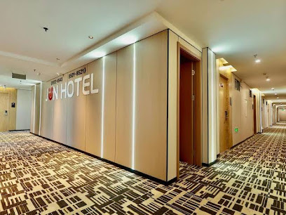 RoMan Holiday Hotel