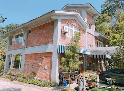 左岸LED庭园民宿