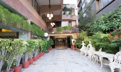 Treebo Tryst Crown Palace - Hotel in Kanchan Bagh