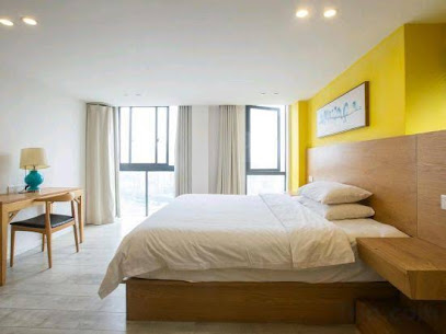 Luming River-view Art Hotel
