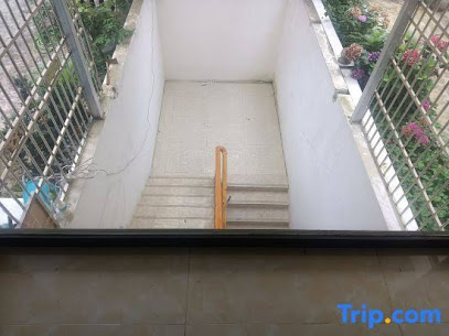 Floating Life Half Day Homestay