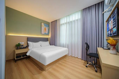 Huaiji Hongyun Hotel