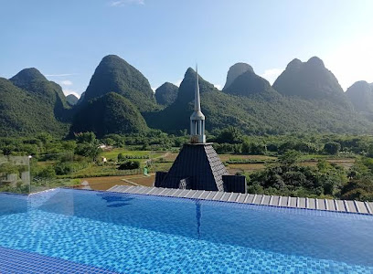 Yangshuo Yulong River Castle beautiful night