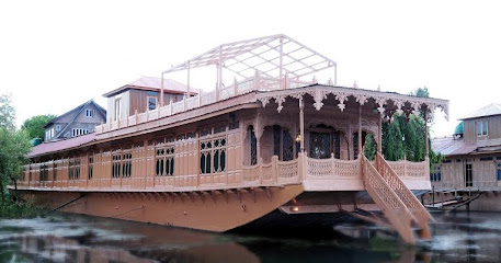 Triumph Houseboats