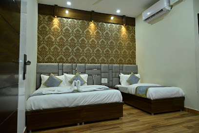 Guntas Residency (300M From Golden Temple)