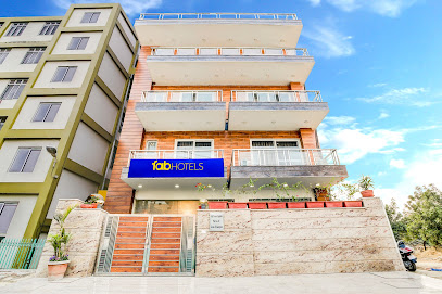 FabHotel Golf Course Sapphire - Hotel in Sector 43, Gurgaon