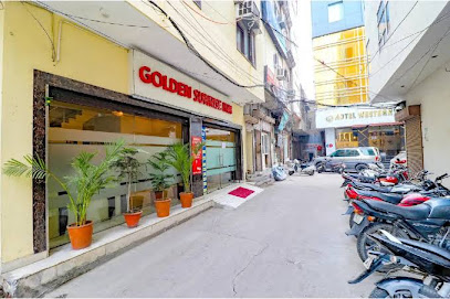 FabHotel Golden Sunrise Inn