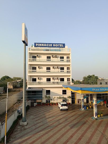 Pinnacle Hotel