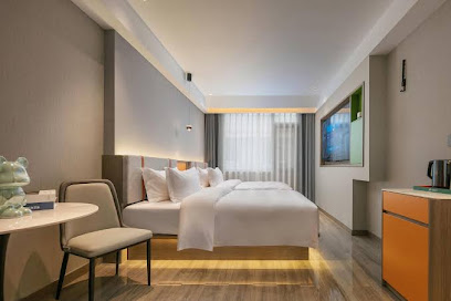 CEO Zhouyue Hotel