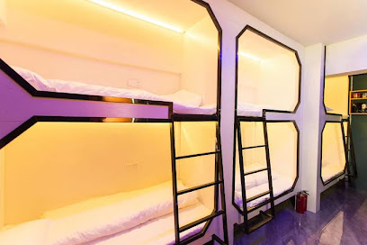 Paratroopers No.1 E-sports Hotel
