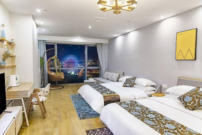 Parallel World River-view Hotel