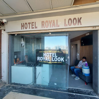 HOTEL ROYAL LOOK