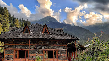 Old Brahma Cafe and Homestay