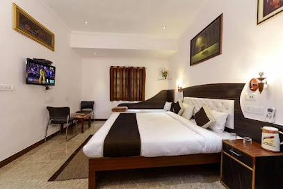 Hotel Palm tree Near Taj Mahal Agra