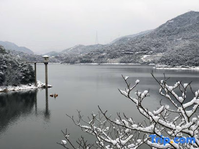 Qiandai Shanju Holiday Hotel