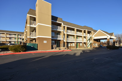 HomeTowne Studios Denver - Lakewood West