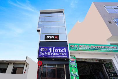 OYO Hotel The Moon