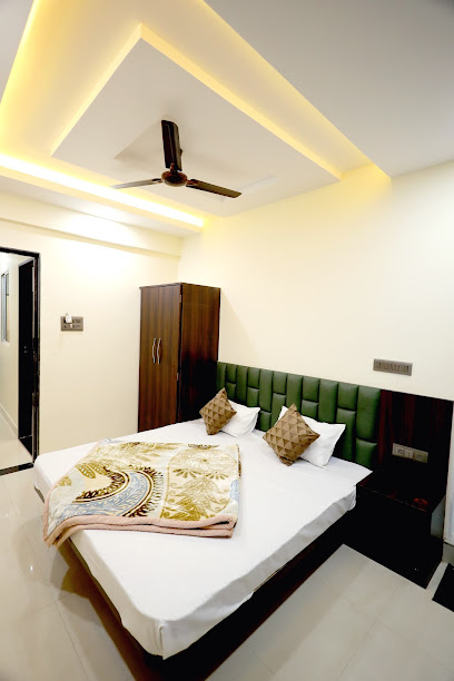 Hotel Famous Paradise