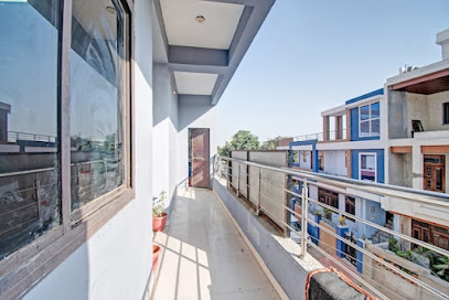 Hotel O Royal Palace