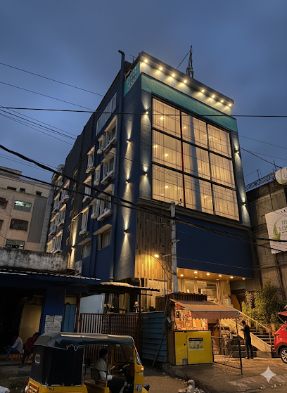 Hotel Heaven Luxes Opp Miraj Cinemas