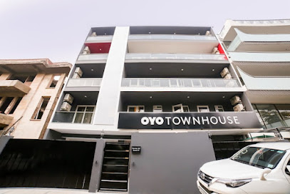 Super Townhouse 557 Near Golf course road