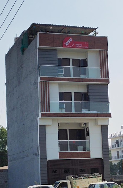 POP 83394 Tree Hotel