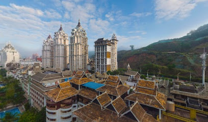 Xishuangbanna Style Rainforest River View Themed Hotel