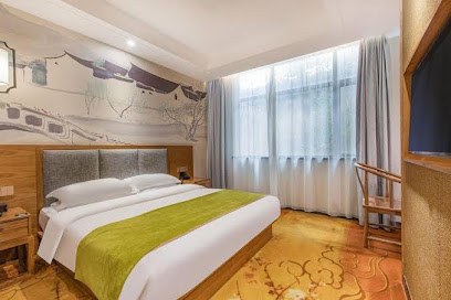 Huaju Light Luxury Hotel