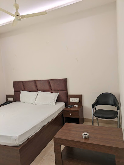 HOTEL R R IN