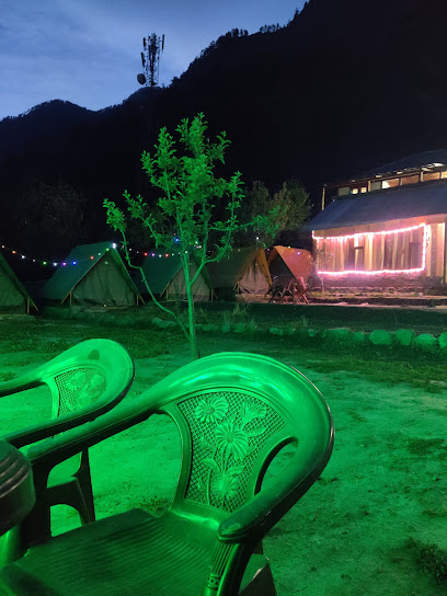 Wild trip cafe