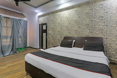 Collection O 81525D Hotel Apm Residency