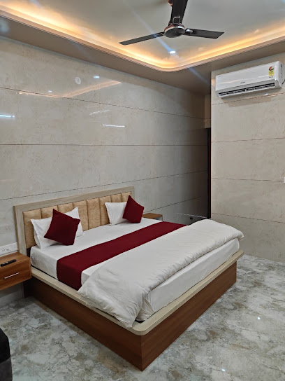 OYO Hotel Laxmi Palace