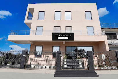 Super Townhouse by OYO Taj Mahal East Gate Formerly Royal Empire