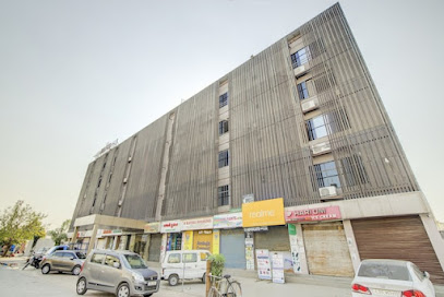 Capital O Hotel Raj Square