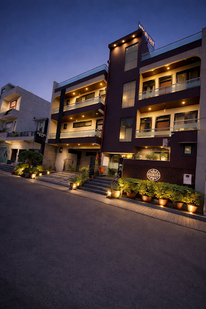 Royal Taj Twin Palace