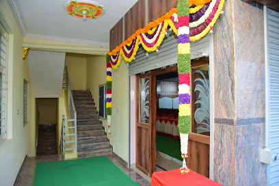 KARTHIK DELUXE HOTEL BOARDING AND LODGING