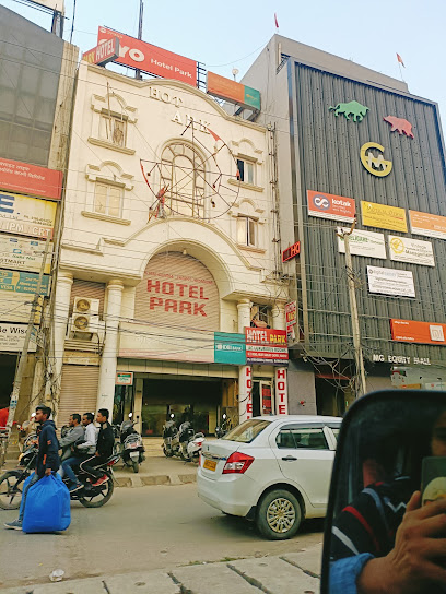 OYO 27955 Hotel Park