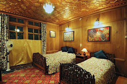 Nigeen Beauty Houseboats, Houseboats in Kashmir, Houseboats in Srinagar, Nigeen Lake
