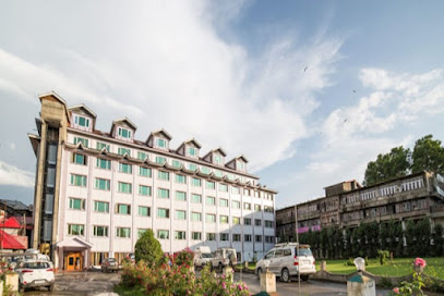 Hotel Pamposh