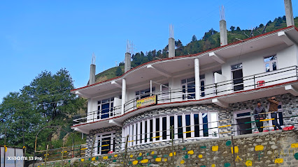 White House Chanshal Valley - Home stay
