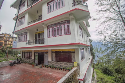OYO 36104 The Alpine Hotel