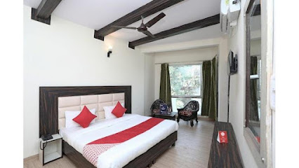 Hotel O Dehradun Near District Court