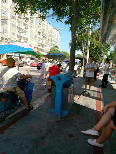 东方海豚商务酒店（西南门）