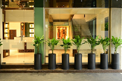The Eden - Travellers Paradise ( Hotel Sunder))