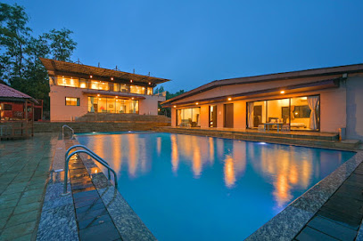 Lake Mansion