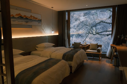 毕棚沟观山望月酒店