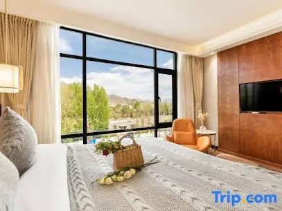 YongZe lakeside International Hotel