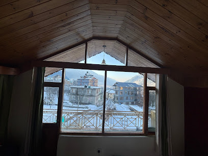 Mountains Face Cottage and resort