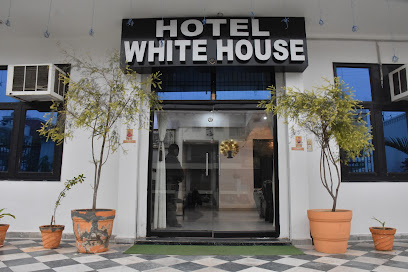 Hotel O by OYO White House